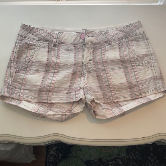 KIRRA shorts - Picture 1 of 3